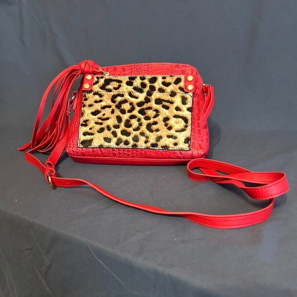 Chi by Carlos Falchi Small Leather Crossbody w/Front Pocket~RED~retail $199.90 - Picture 1 of 3